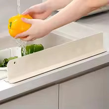 Silicone Splash Guard for Kitchen Sink - Non-Slip, Easy-To-Clean Countertop Barrier with Large Suction Cups