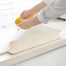Silicone Splash Guard for Kitchen Sink - Non-Slip, Easy-To-Clean Countertop Barrier with Large Suction Cups